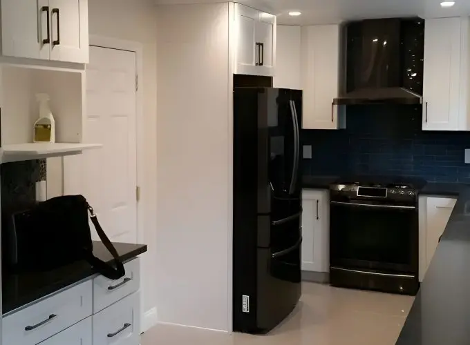 Black and White Kitchen